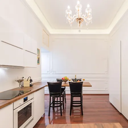 Music Academy Cafe Vian Kft Apartament *