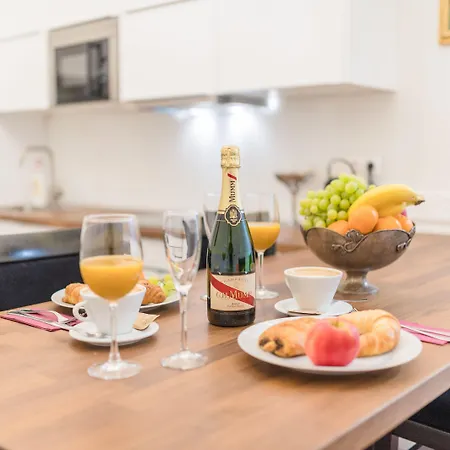 Apartament Music Academy Cafe Vian Kft