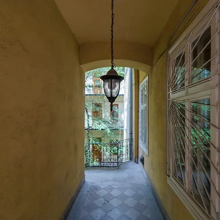 Music Academy Cafe Vian Kft * Budapesta